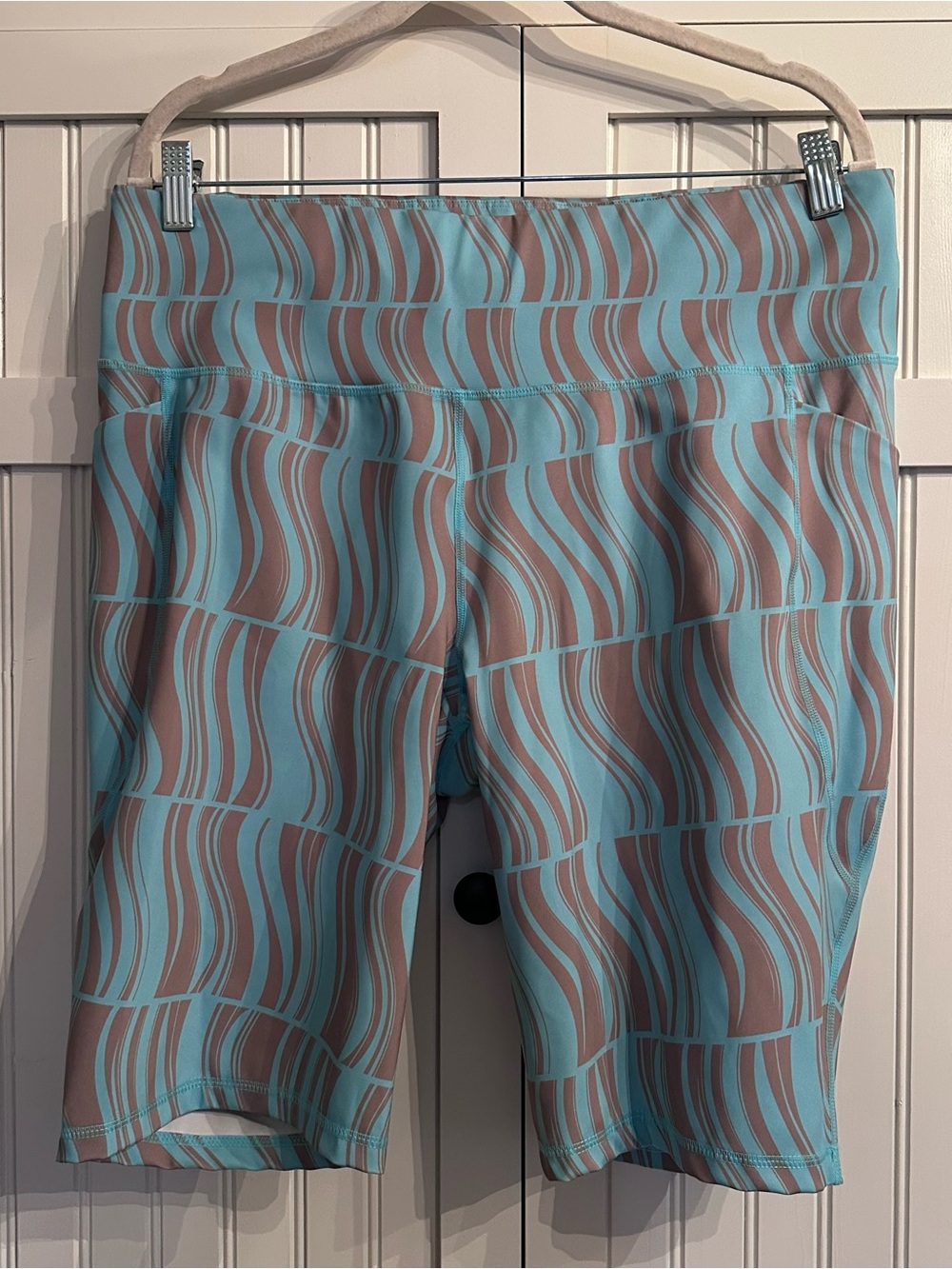 Ideology NWOT Aqua and Taupe Wave-Print Athletic Shorts